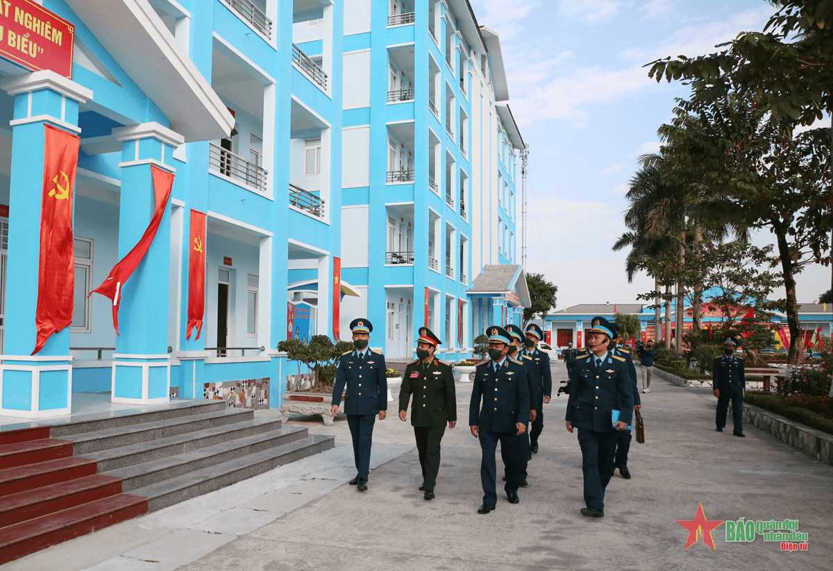 Tổng cục Hậu cần chấm thi “Doanh trại chính quy, xanh, sạch, đẹp” tại Trung đoàn 257, Sư đoàn 361