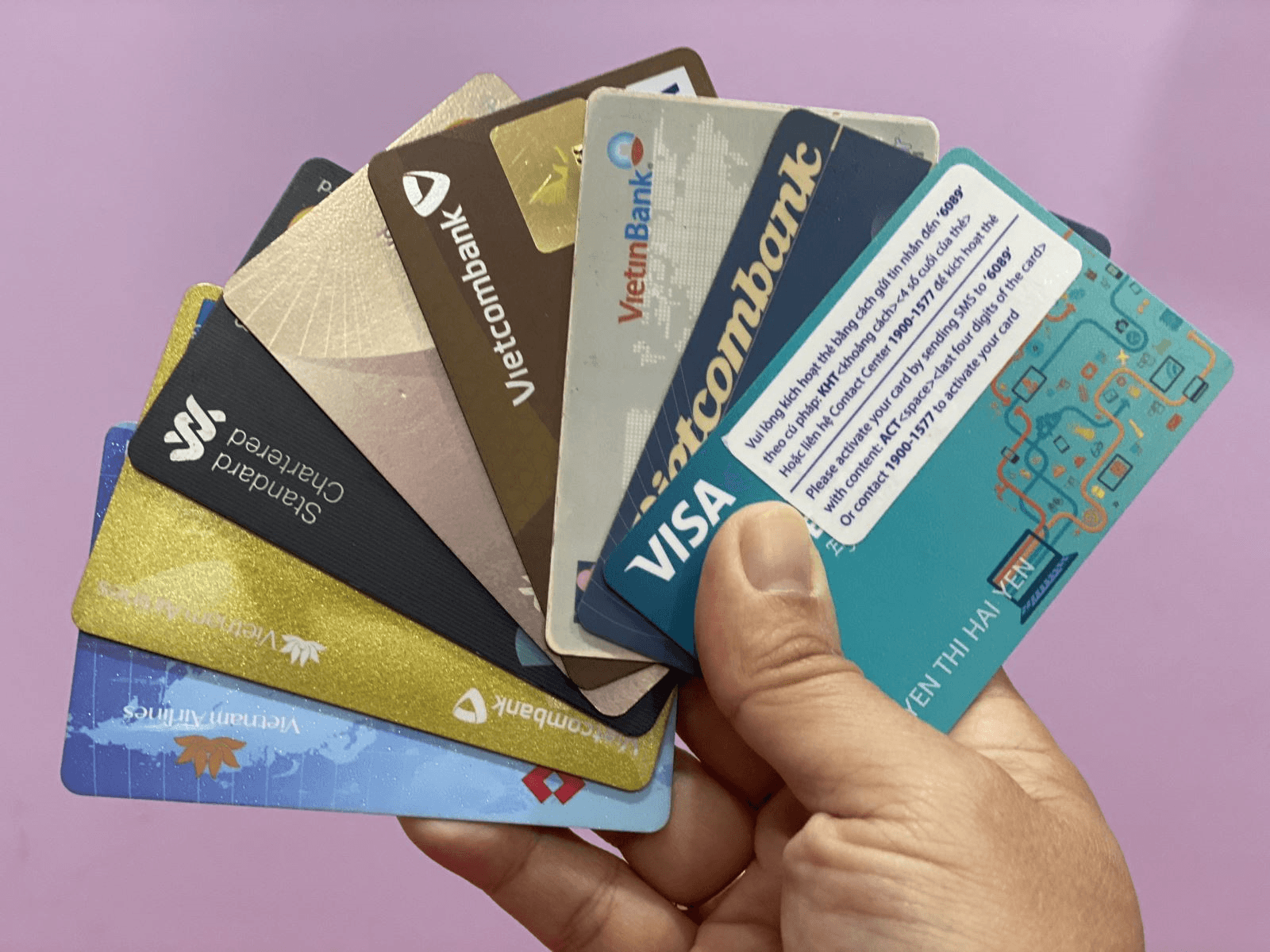 Người dân cần làm gì để thực hiện đổi thẻ ATM từ sang thẻ chip?