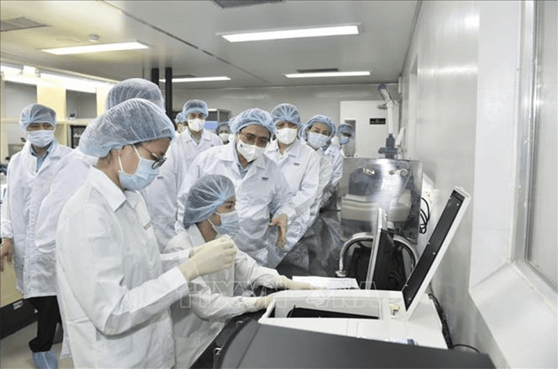 Thủ tướng Phạm Minh Chính: Phải sản xuất vắc xin, thuốc điều trị Covid-19 trong thời gian sớm nhất