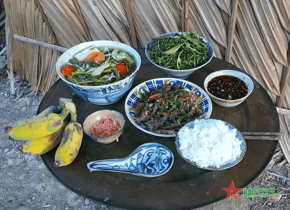 Nhớ lắm... bữa cơm nhà!