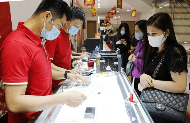 Giá vàng SJC vượt ngưỡng 61 triệu đồng trong phiên giao dịch cuối tuần