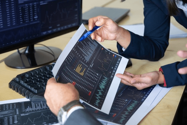 Chứng khoán chiều 6-12: VN-Index lao dốc thẳng đứng, xuống sát vùng 1.400 điểm