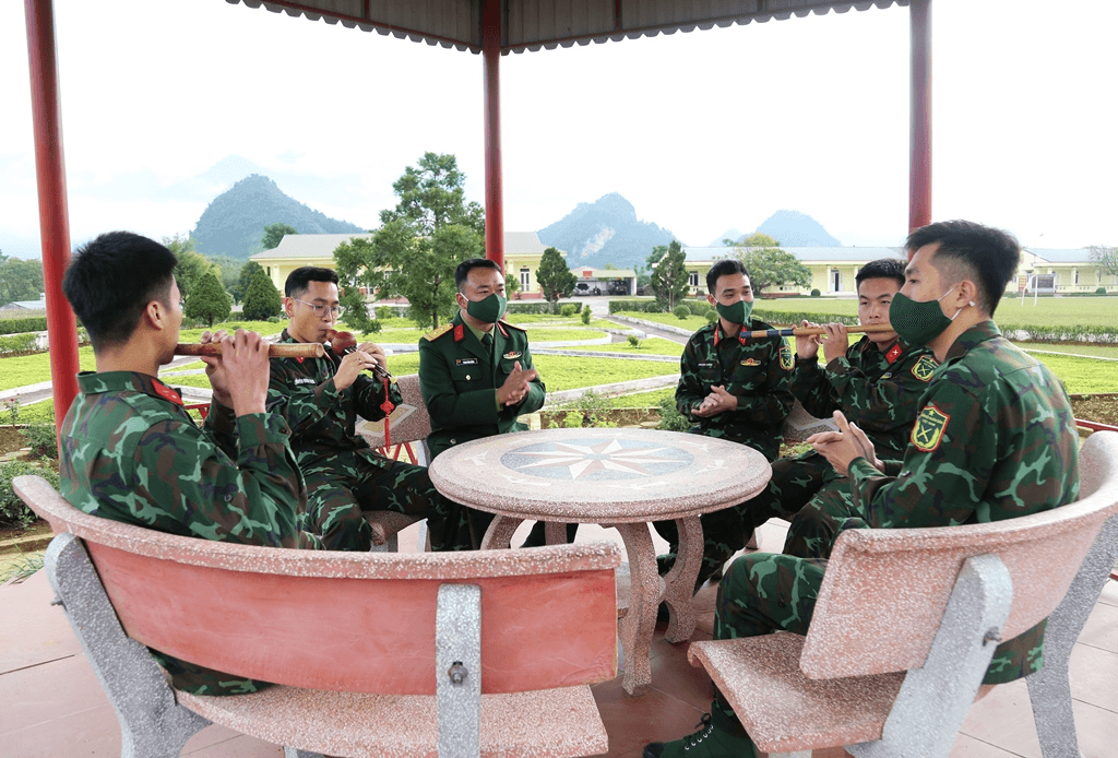 Vừa thiết thực chăm lo, vừa tin tưởng sử dụng