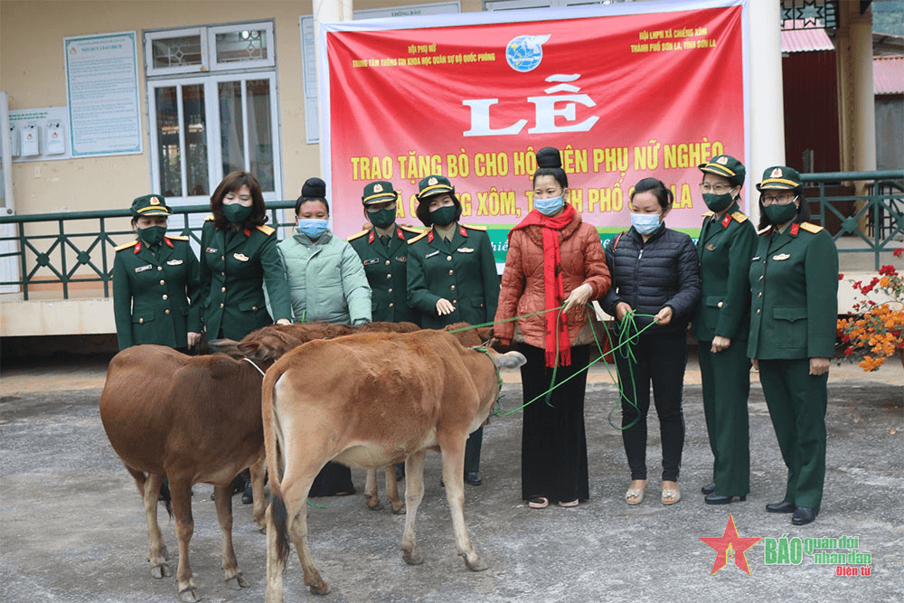 Tạo sinh kế cho phụ nữ nghèo ở Chiềng Xôm