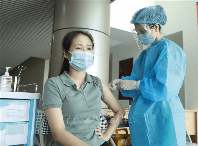 Tiêm mũi 3 khi nào và có được tiêm trộn các loại vắc xin không?