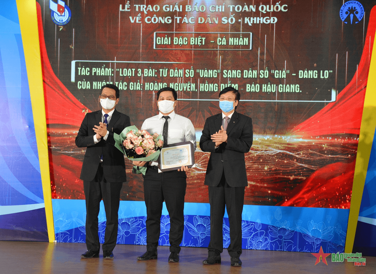 Lễ trao Giải Báo chí toàn quốc về công tác dân số năm 2021