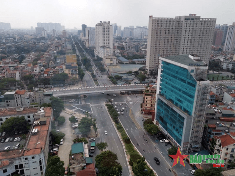 Xén dải phân cách, mở rộng đường Hoàng Quốc Việt