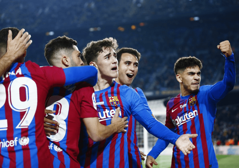 Barca 3-2 Elche: Chiến thắng hú vía