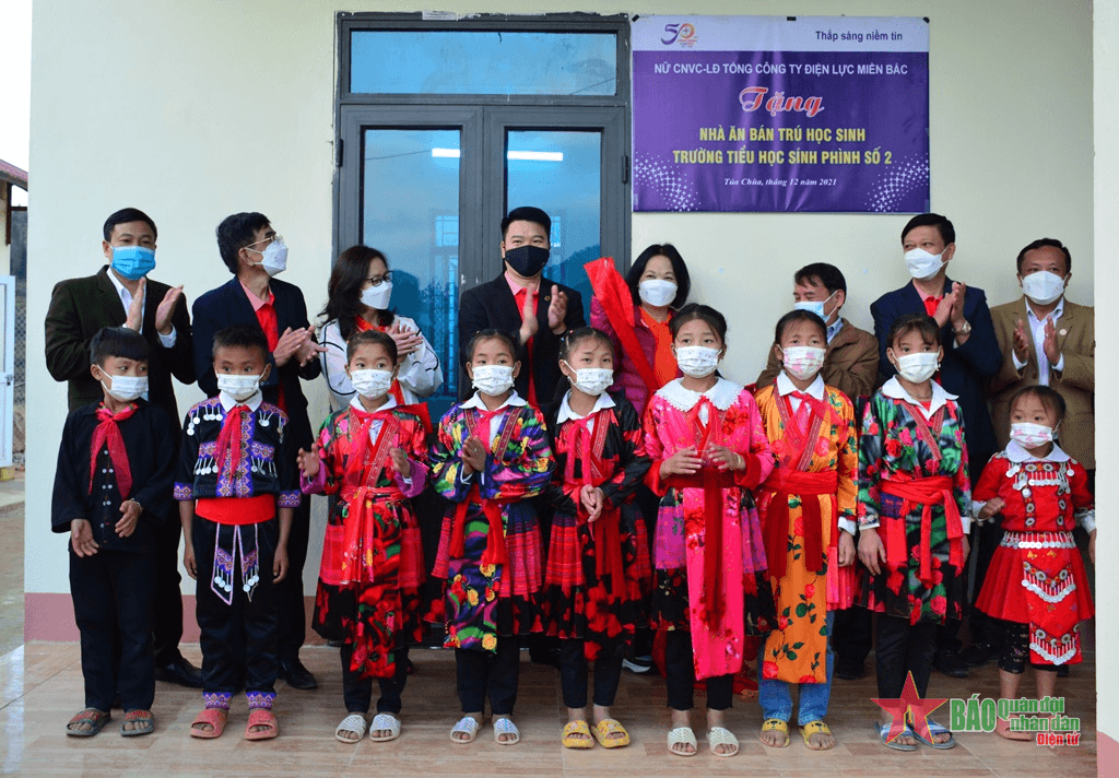 Khánh thành nhà ăn bán trú học sinh tặng Trường Tiểu học Sính Phình 2
