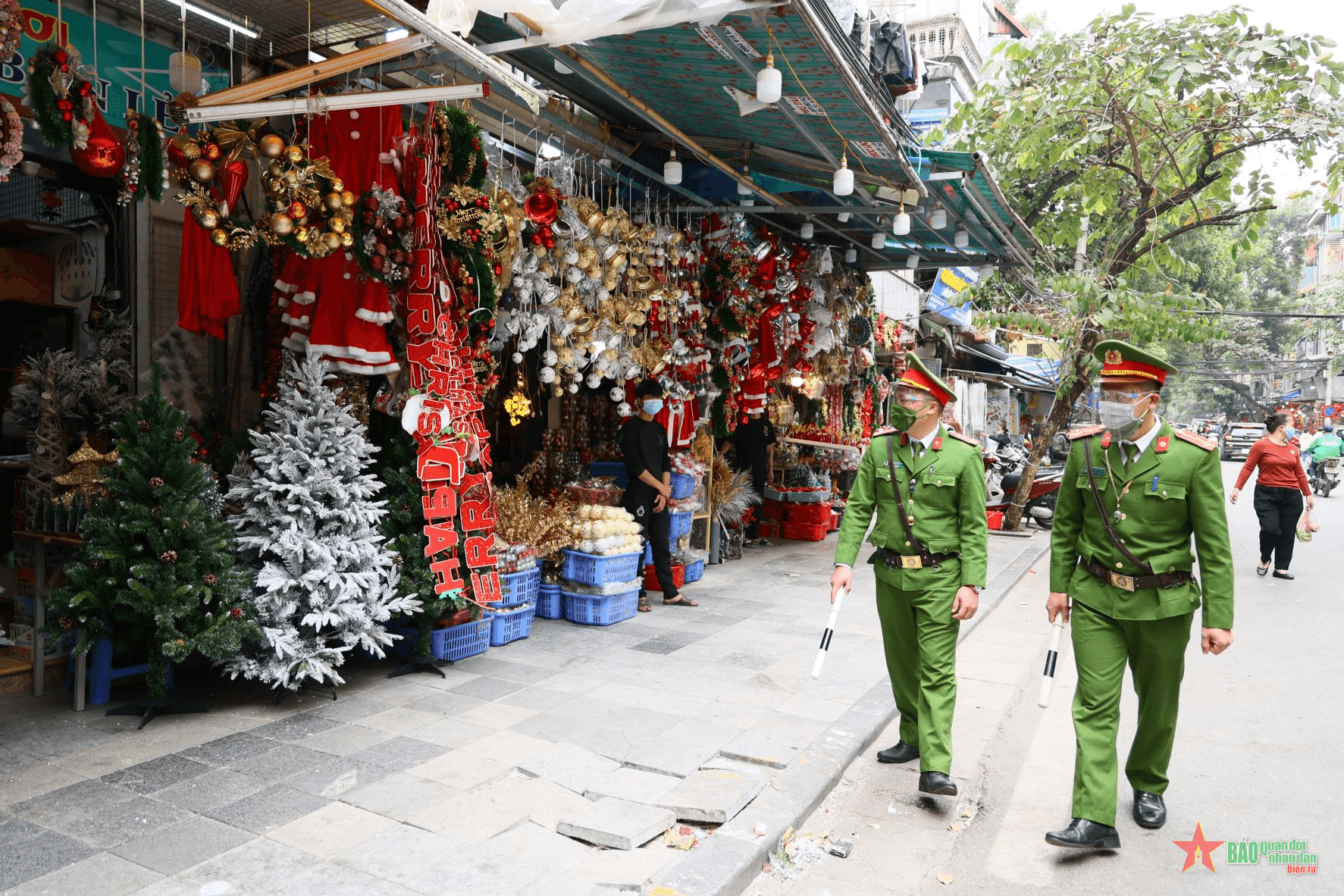 Hà Nội kiểm tra công tác phòng dịch tại khu vực nội đô, nơi tập trung đông người