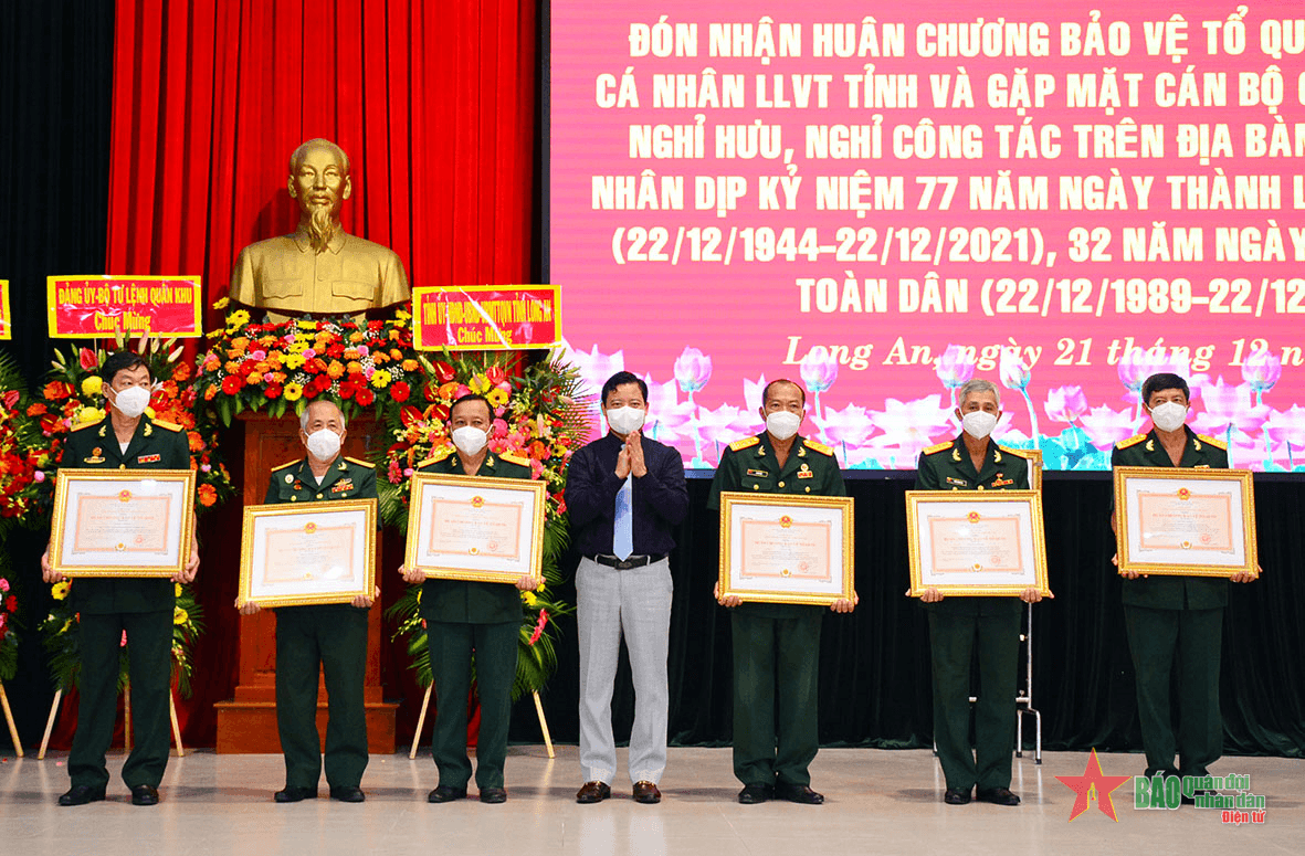 Long An gặp mặt cán bộ cao cấp quân đội nghỉ hưu, nghỉ công tác năm 2021
