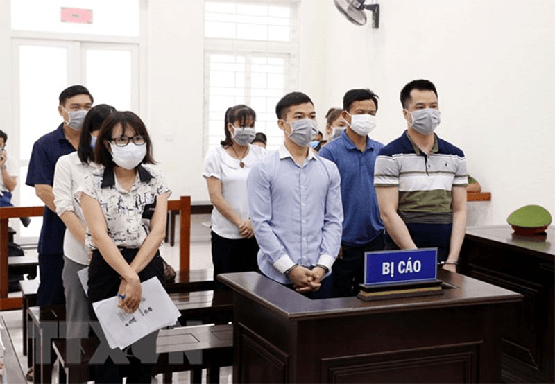 Hai bị cáo lĩnh án hơn 15 năm tù vì tổ chức cho người ở Việt Nam trái phép