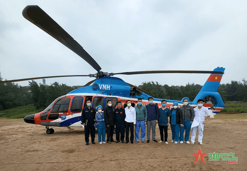 Binh đoàn 18: Bay cấp cứu thành công bệnh nhân trên đảo Bạch Long Vĩ