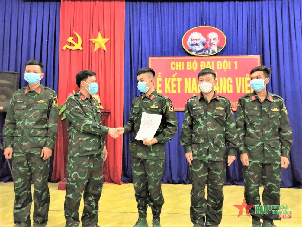 Vinh dự đến nơi tuyến đầu chống dịch