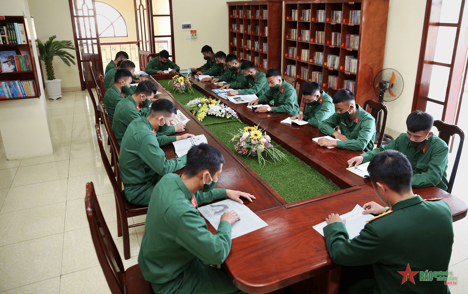 Nghe bộ đội nói, nói để bộ đội hiểu