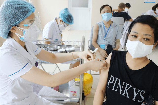 Ca nhiễm Covid tối 27-12: Cả nước thêm 10.418 ca trong cộng đồng; Hà Nội F0 tăng cao kỷ lục