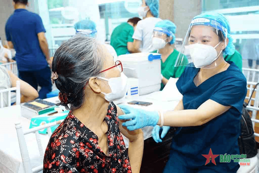 Tiêm vaccine ngừa Covid-19: Thực hiện trách nhiệm với cộng đồng