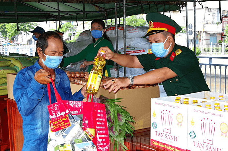 Anh yên tâm công tác, mẹ con em sẽ chiến thắng Covid-19