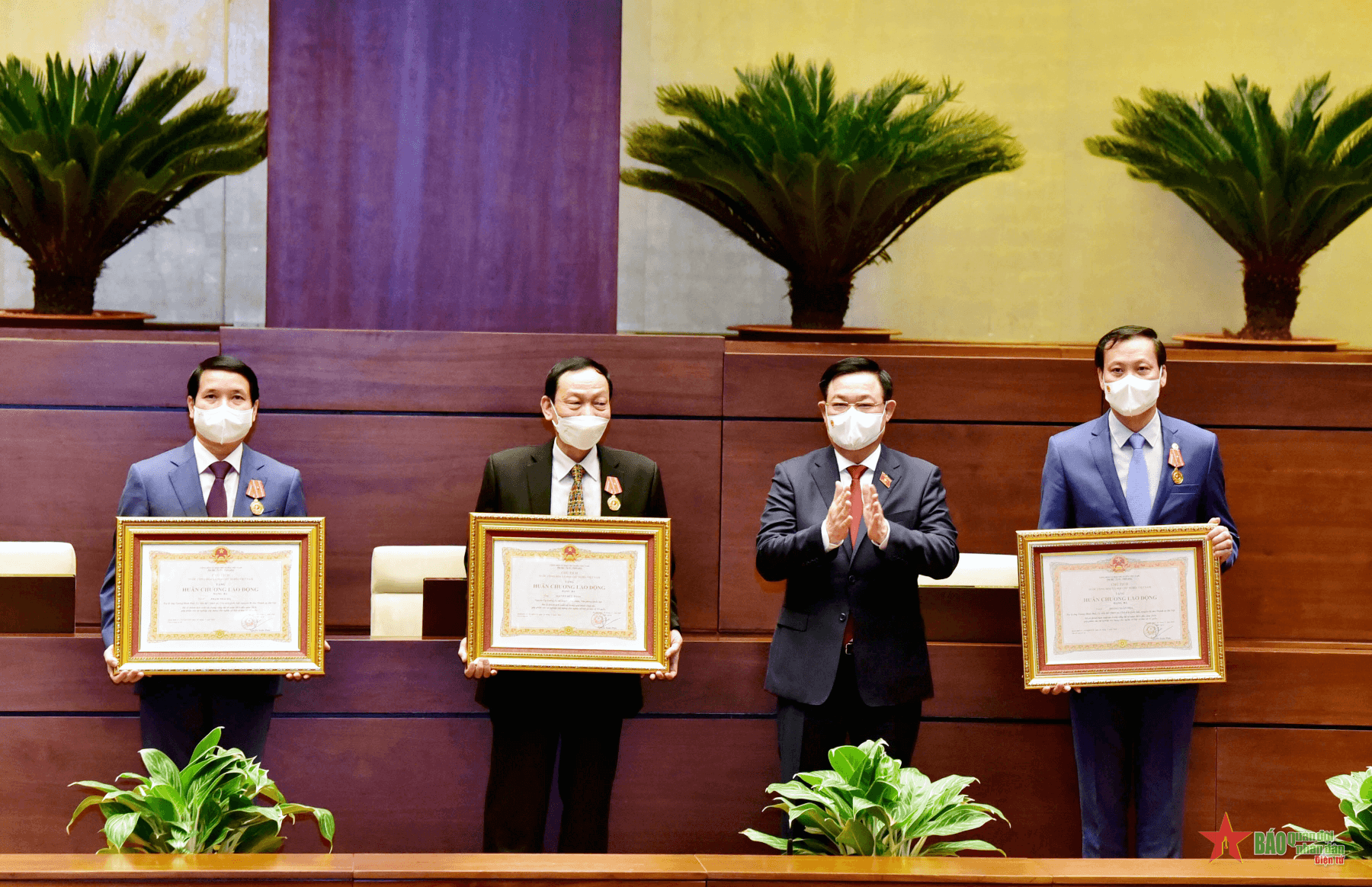 Chủ tịch Quốc hội Vương Đình Huệ dự Hội nghị triển khai nhiệm vụ năm 2022 của Văn phòng Quốc hội