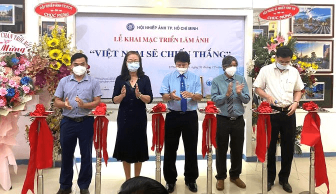 Trao giải và khai mạc triển lãm ảnh “Việt Nam sẽ chiến thắng”