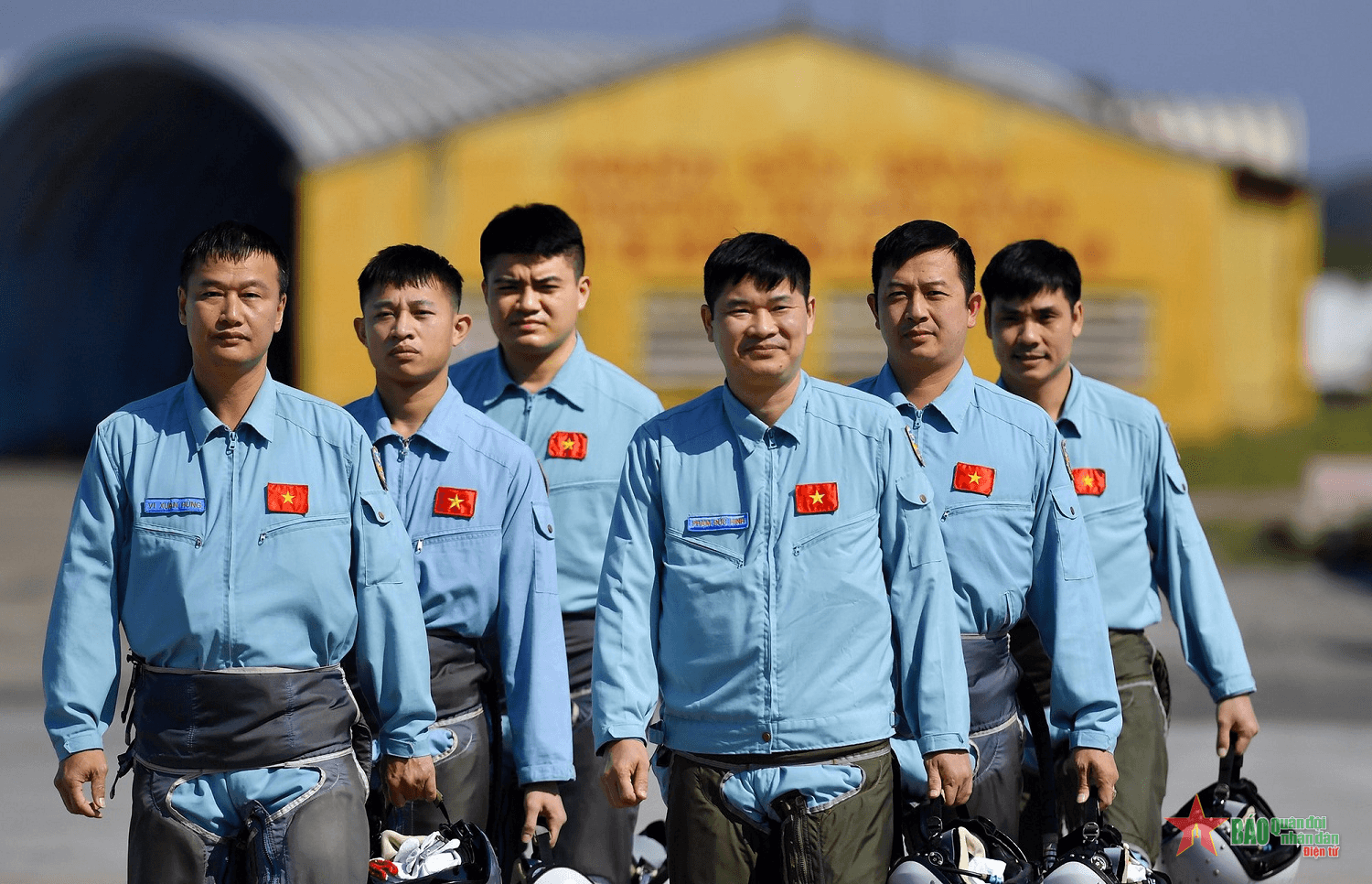Ban bay chào năm mới!