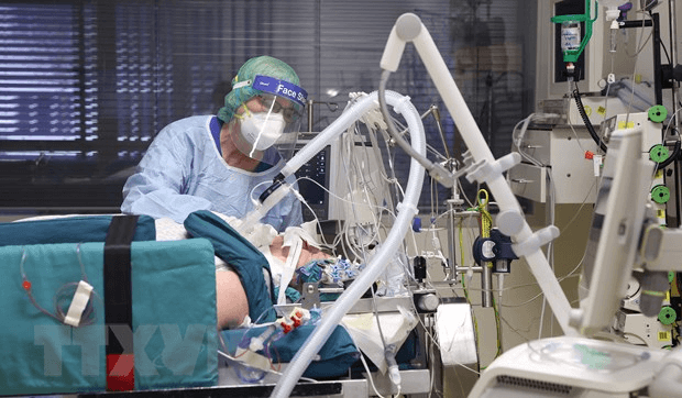 Omicron không gây ra tình trạng mắc bệnh nặng như biến thể Delta