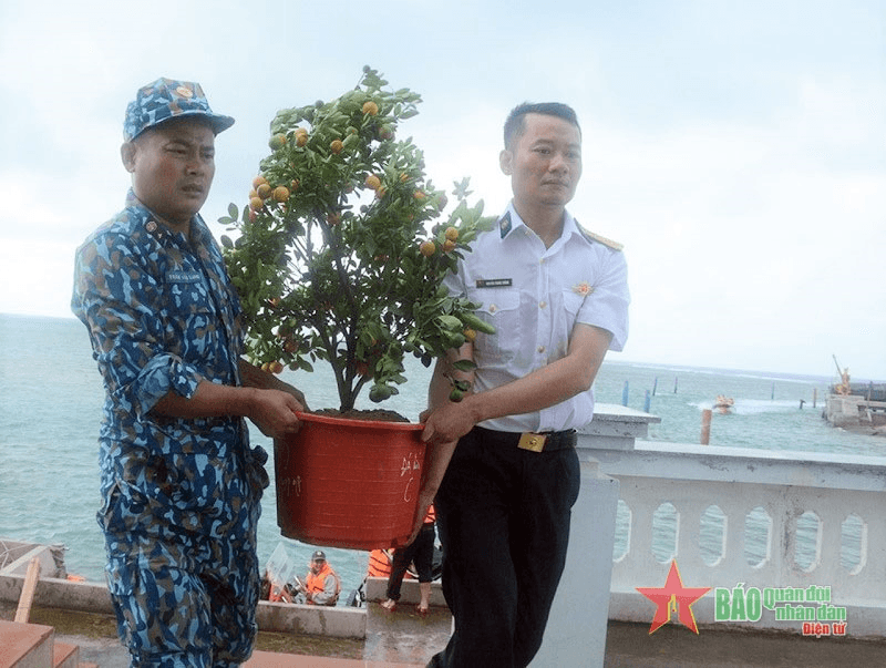 Chuẩn bị đón Tết ở Trường Sa