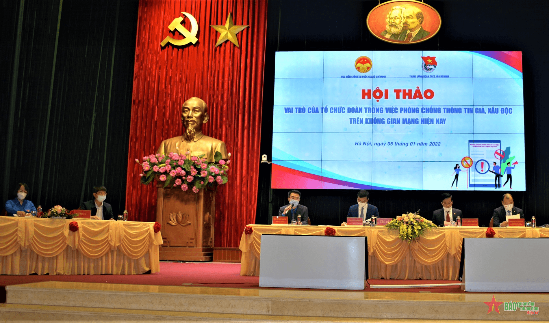 Vai trò của tổ chức Đoàn trong việc phòng chống thông tin giả, xấu độc trên không gian mạng