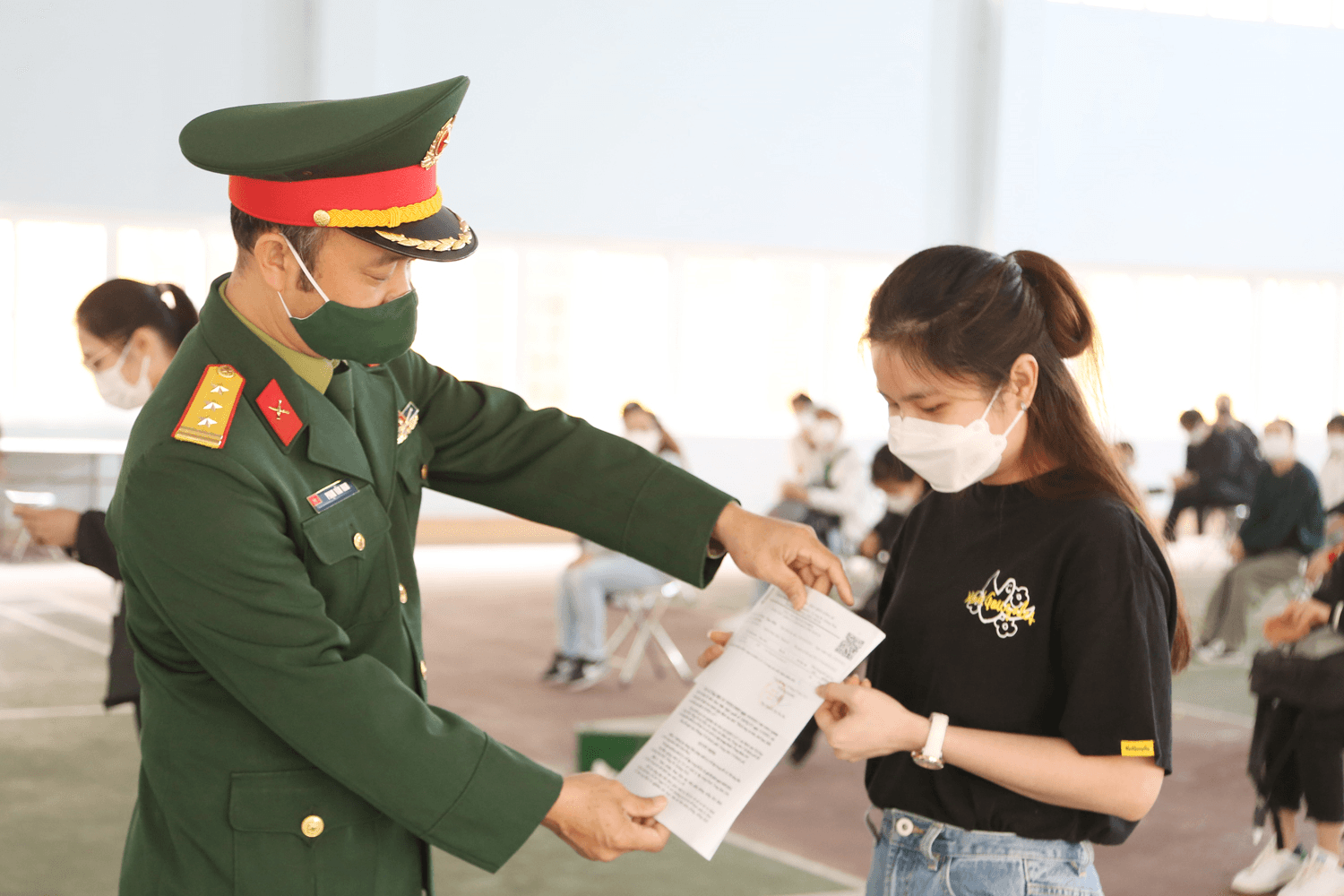 Quảng Ninh: Trao giấy chứng nhận hoàn thành cách ly cho 138 công dân