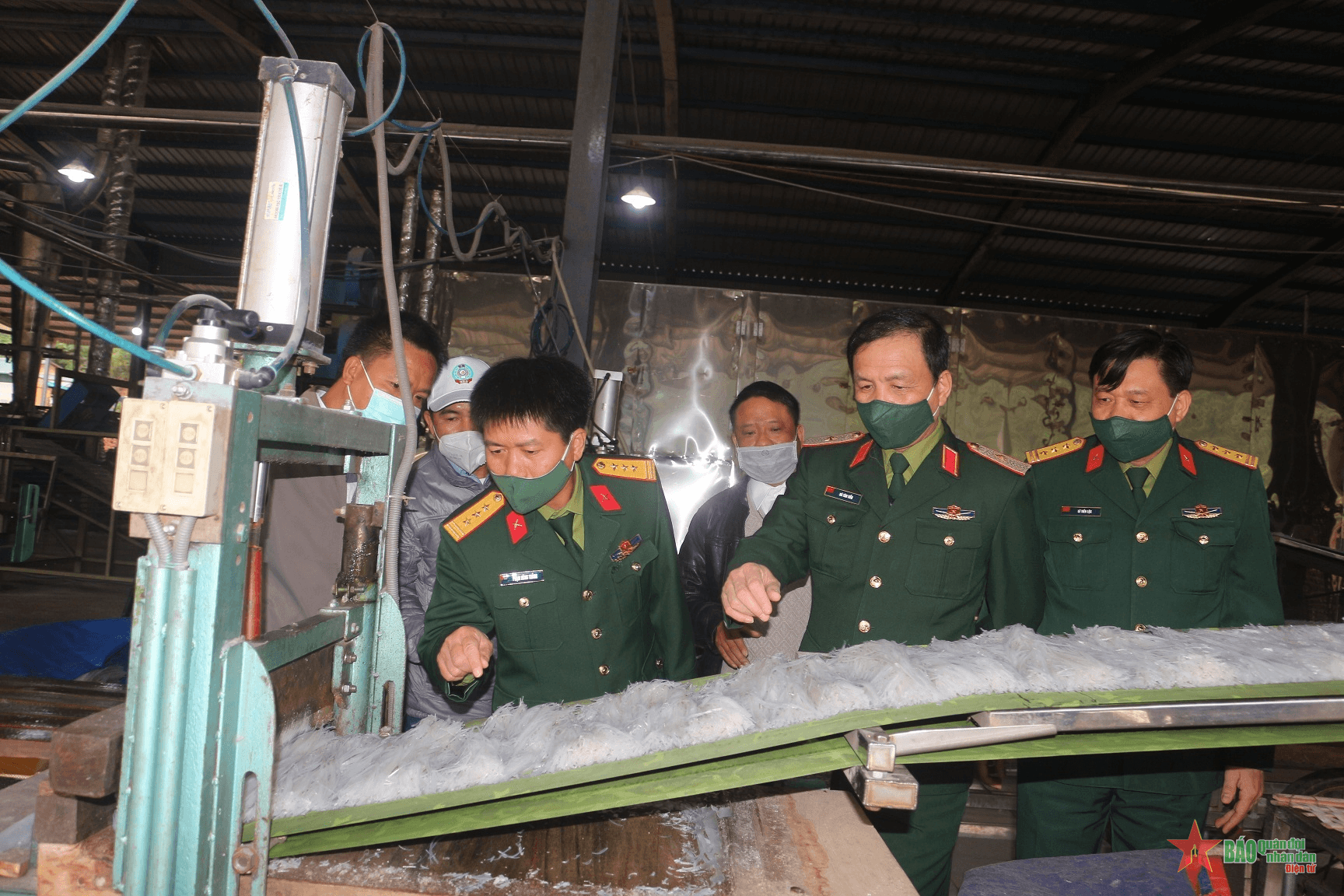 Bộ tư lệnh Quân khu 4 kiểm tra các đơn vị thực hiện nhiệm vụ tại Lào