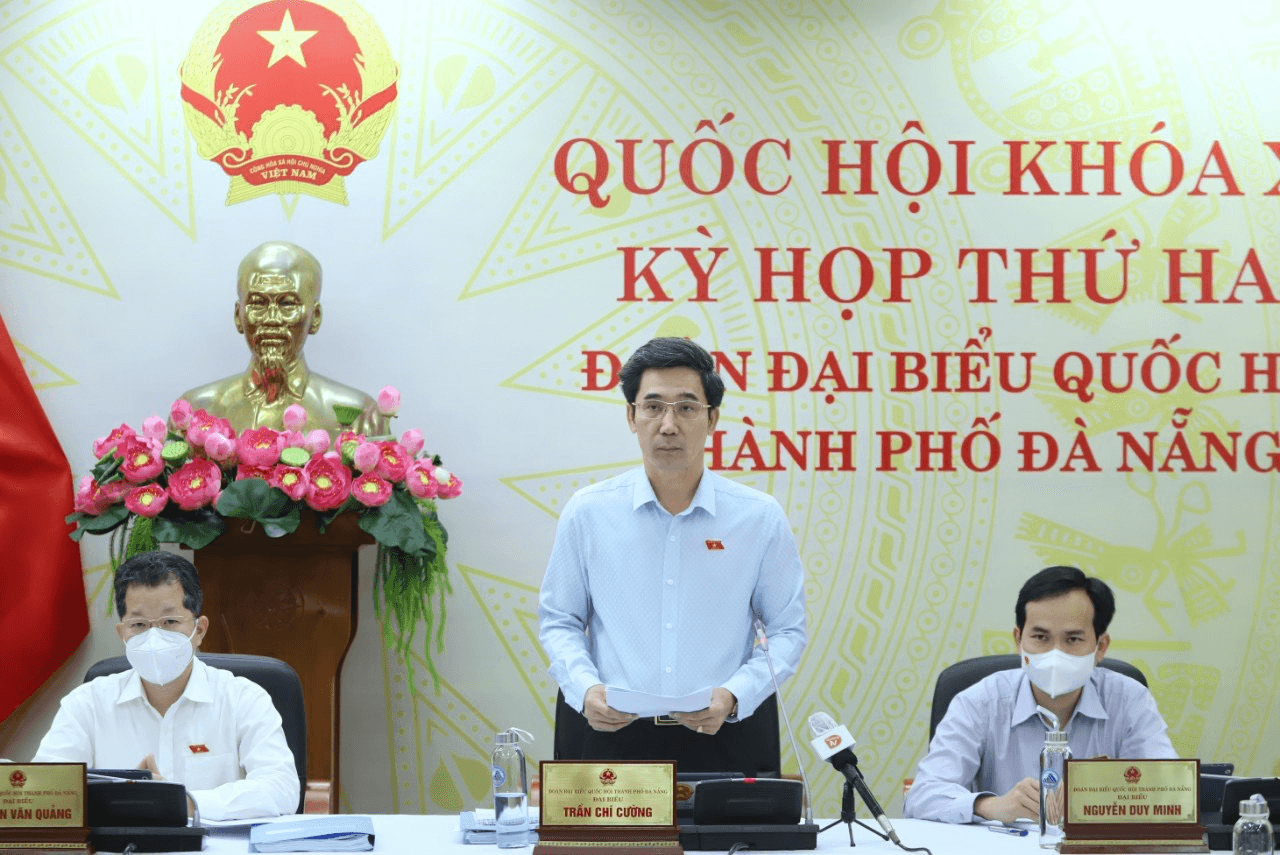 Đại biểu Quốc hội đề nghị tăng thời gian giảm thuế đối với xe ô tô điện chạy pin