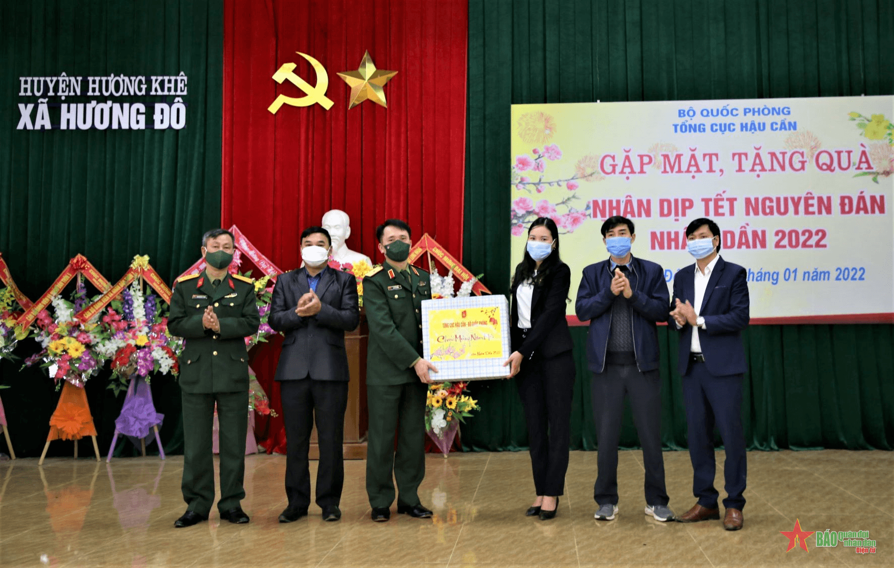 Đoàn công tác Tổng Cục Hậu cần chúc Tết chính quyền, nhân dân tại Hà Tĩnh