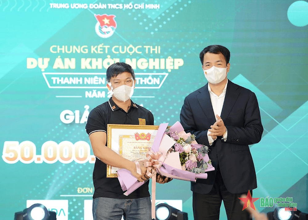 Khởi nghiệp với "Nông trại cờ Đỏ"