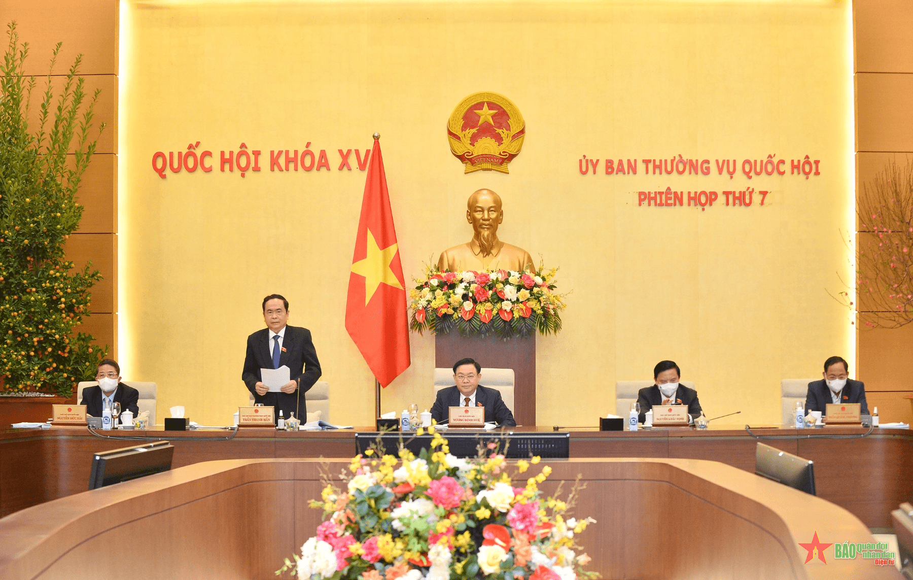 Ủy ban Thường vụ Quốc hội thảo luận dự án Luật Thi đua, khen thưởng (sửa đổi)