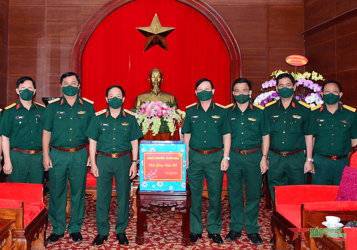 Lãnh đạo Tổng cục Chính trị thăm, kiểm tra, chúc Tết các đơn vị trên địa bàn Quân khu 7