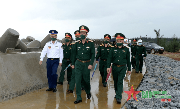 Bàn giao công trình kè chống sạt lở bờ biển tại Quảng Nam