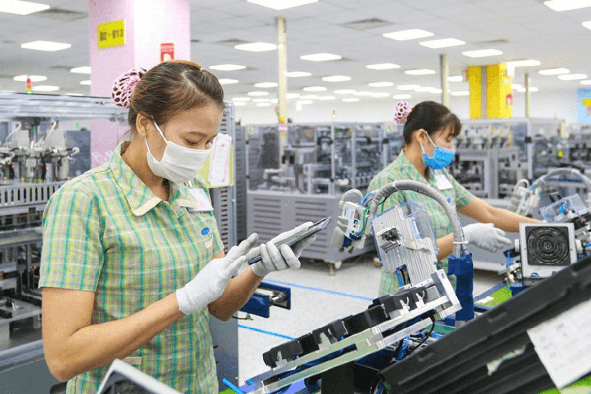 Xuất khẩu vượt "bão" trụ vững cho nền kinh tế