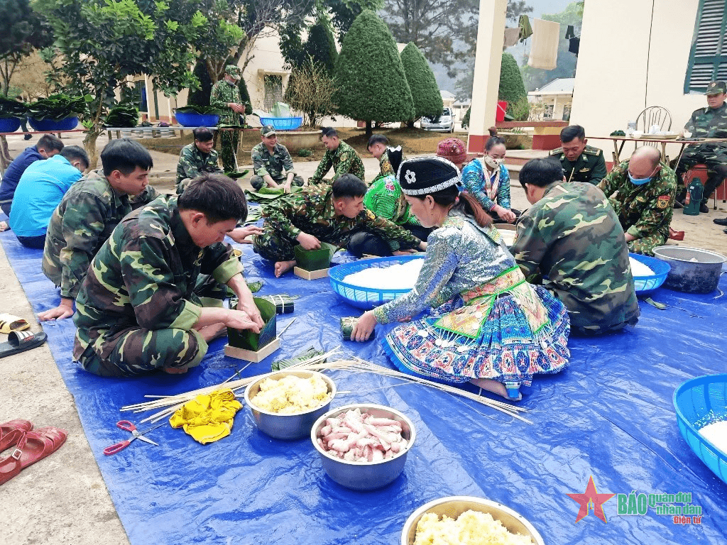 Mang Tết về với đồng bào