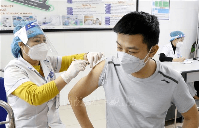 Tin Covid trưa 21-1: F0 nặng giảm mạnh; hàng trăm sinh viên y khoa tình nguyện chống dịch xuyên Tết