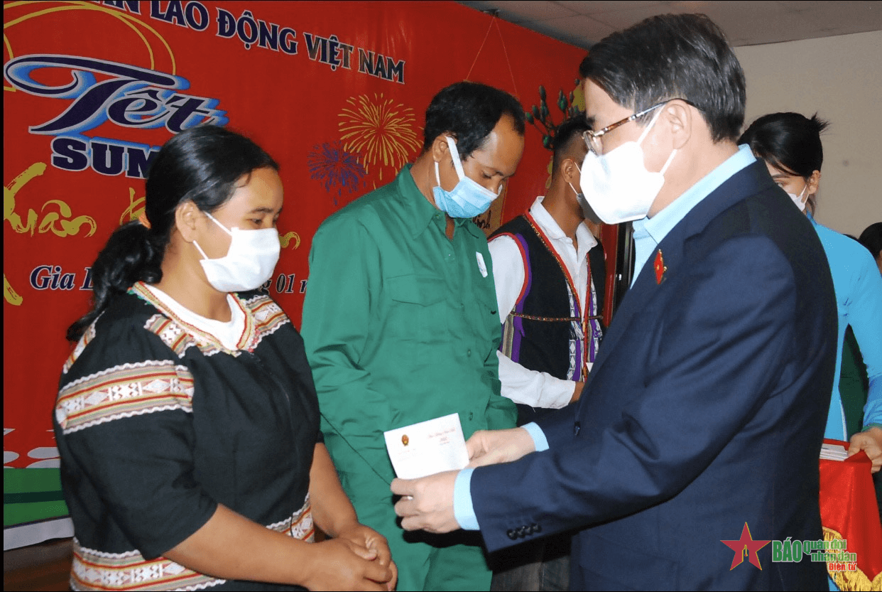 Phó chủ tịch Quốc hội Nguyễn Đức Hải, thăm, chúc Tết và tặng quà tại Gia Lai