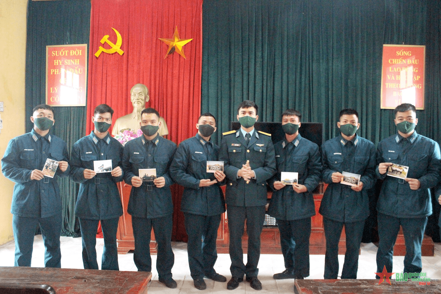 Bộ sưu tập ảnh của chiến sĩ trong ngày xuất ngũ