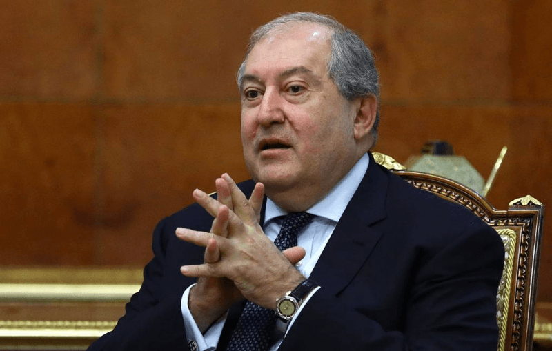 Tổng thống Armenia từ chức