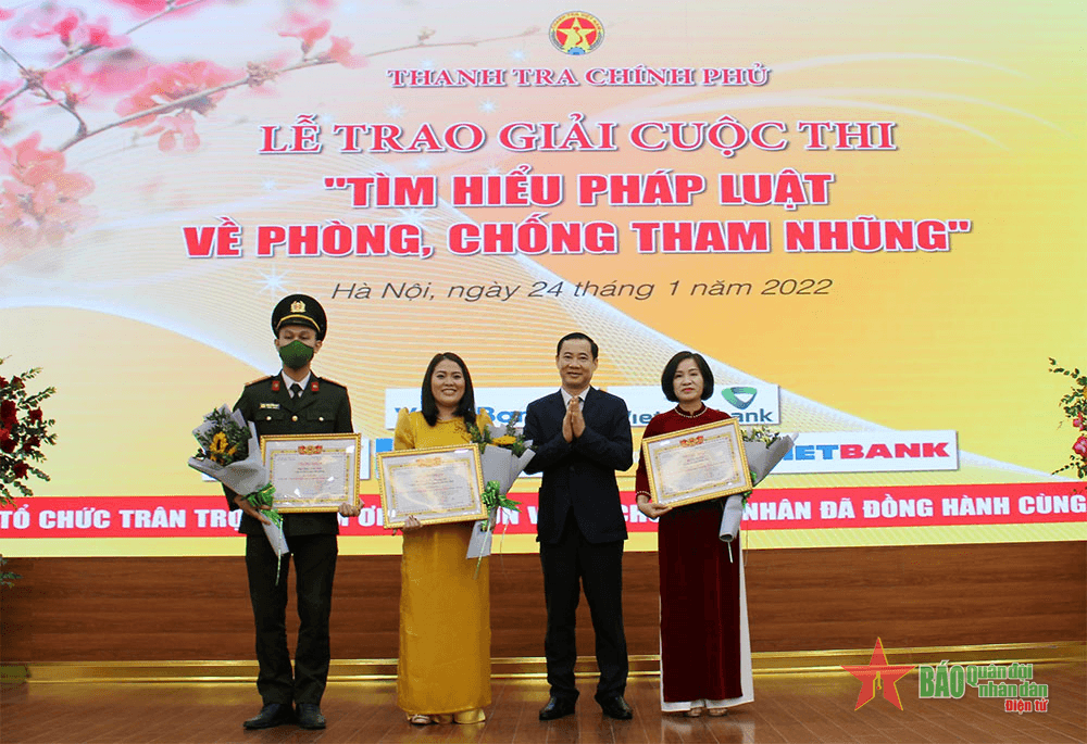 Trao giải cuộc thi “Tìm hiểu pháp luật về phòng, chống tham nhũng”