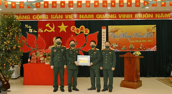 Học viện Hậu cần kiểm tra, chúc Tết tại Tiểu đoàn 2