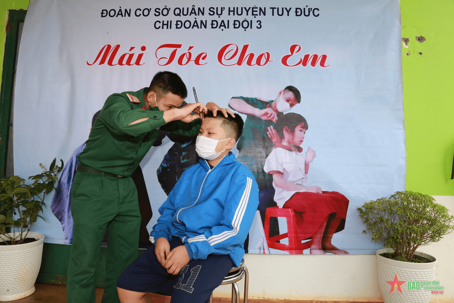 Bộ đội về làng
