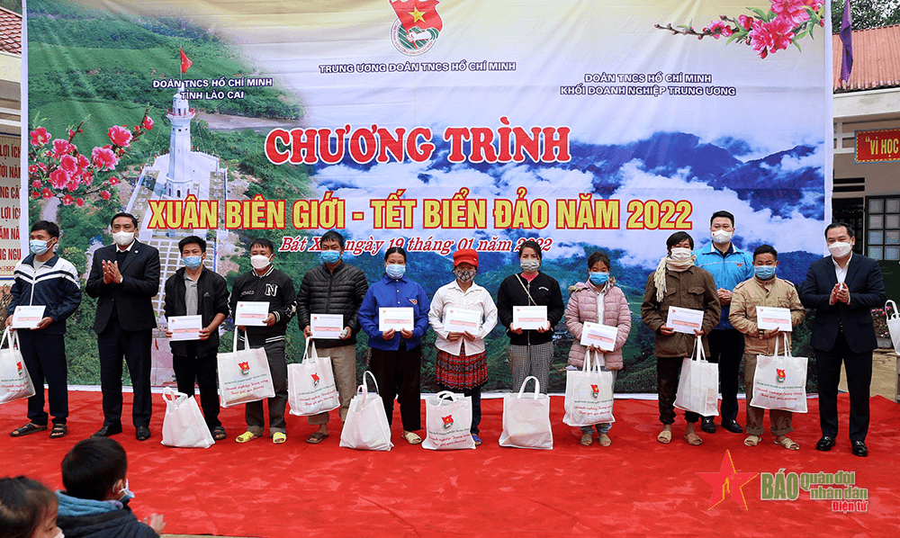 Hoạt động thiết thực của “Xuân biên giới - Tết biển đảo”