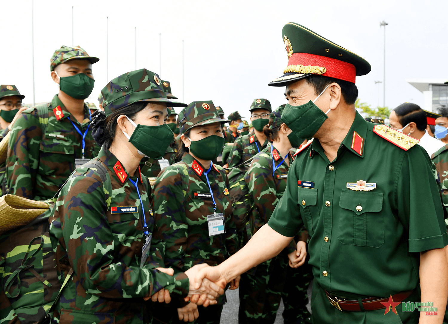 Bộ trưởng Bộ Quốc phòng gửi thư chúc Tết cán bộ, chiến sĩ toàn quân