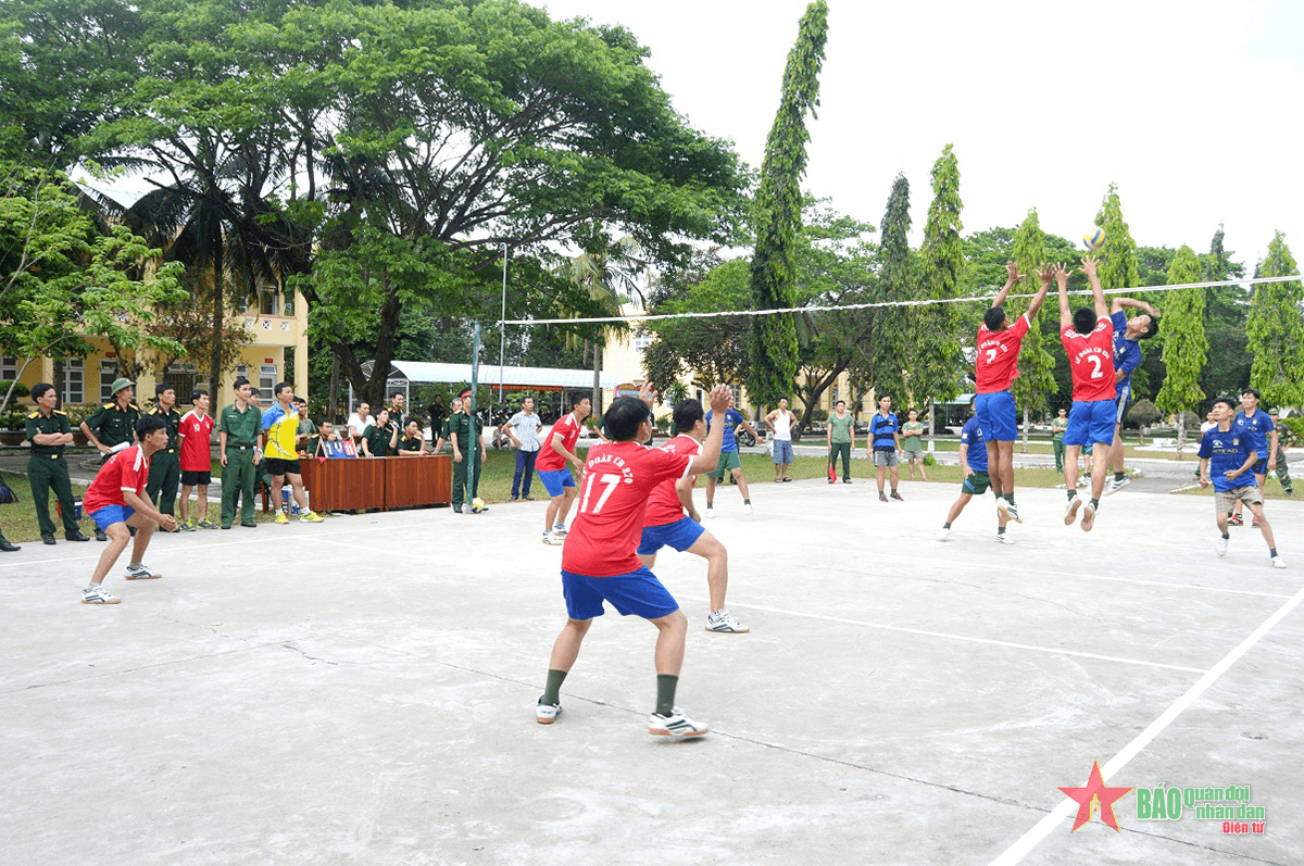 Lính công binh đón Tết