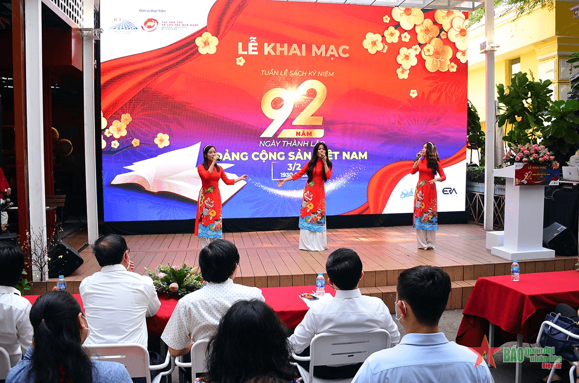 Khai mạc Tuần lễ sách kỷ niệm 92 năm Ngày thành lập Đảng