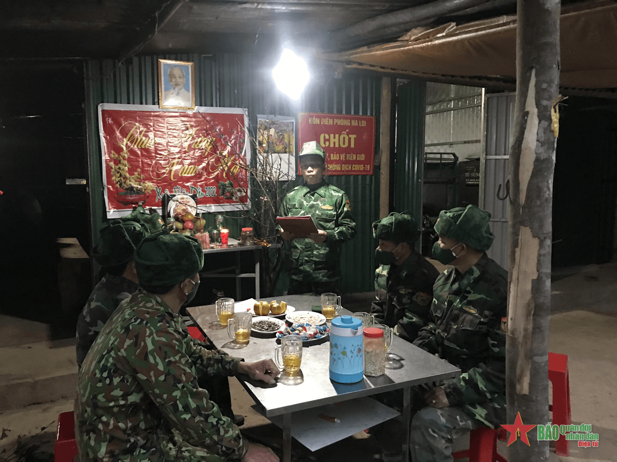 Đón giao thừa trên điểm chốt